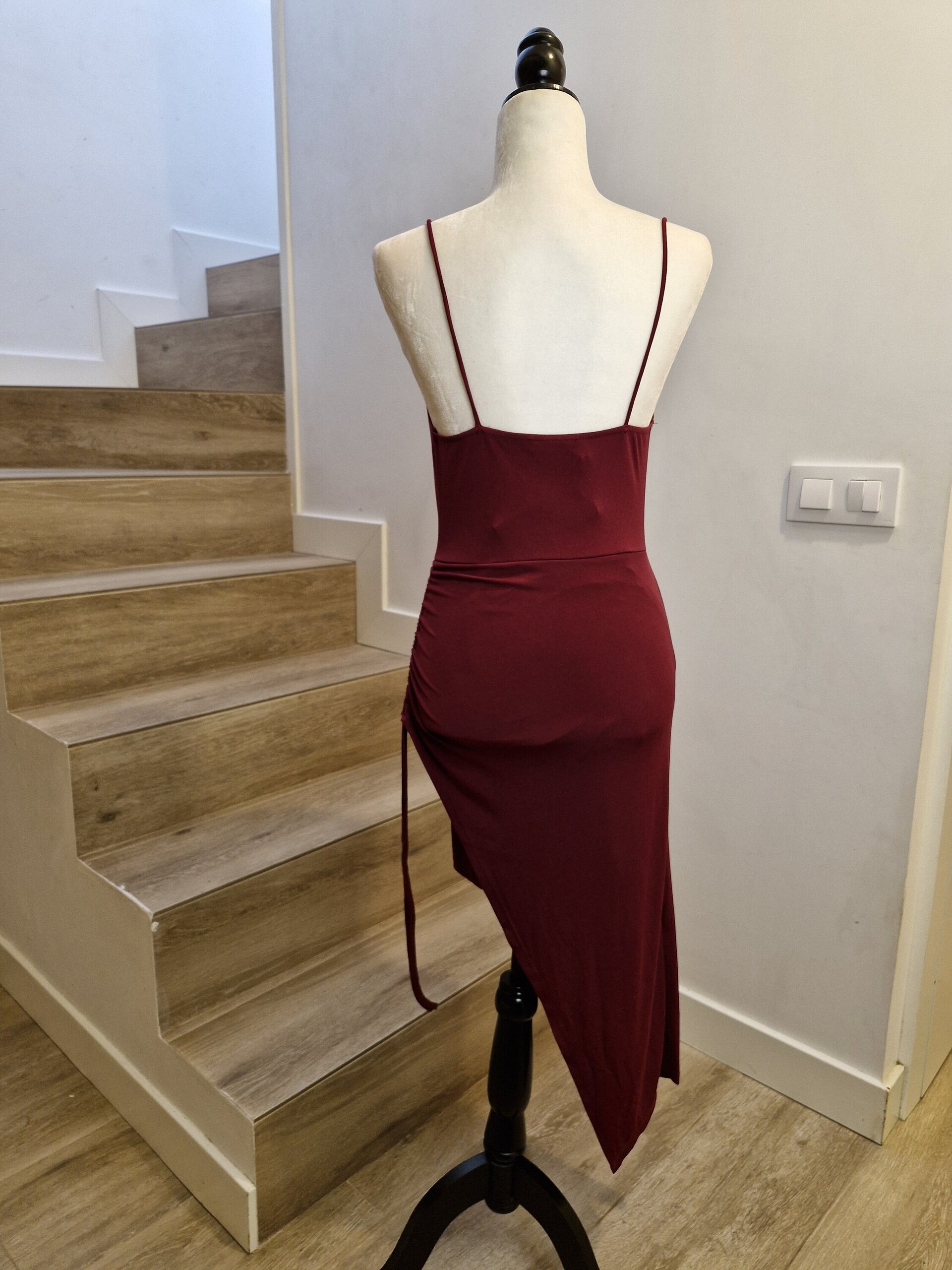 Vestido corto asimetrico burdeos - 2