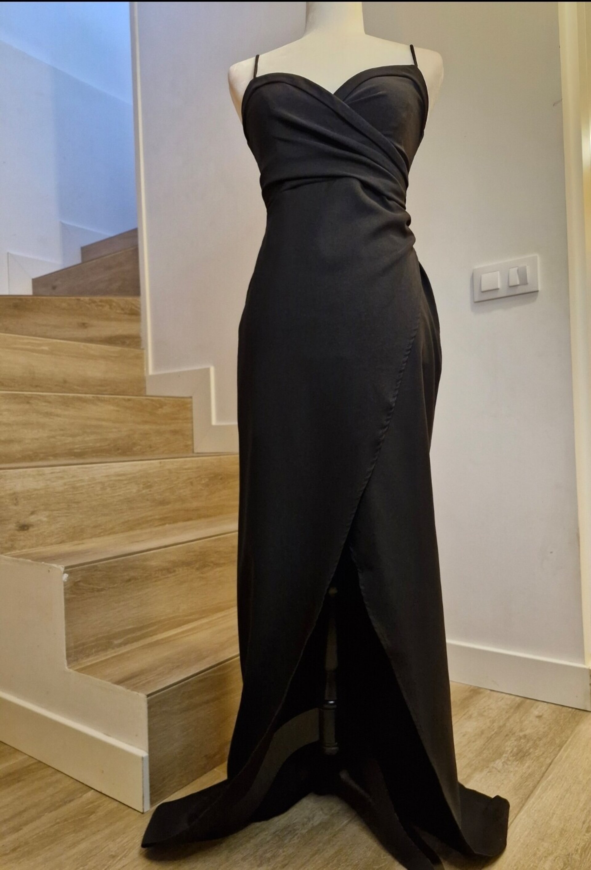 Vestido de fiesta negro drapeado - 4